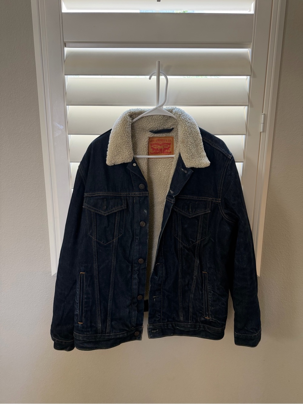 Levi’s Men’s Denim Sherpa Trucker Jacket- Large